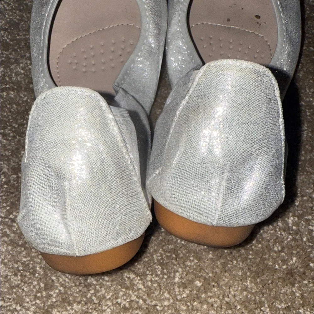 Chic Silver Foldable Flats with Floral Detail - size 42 - Picture 5 of 6